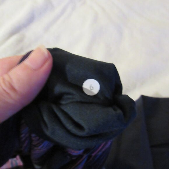 Lululemon Older Leggings Black/Pink  size 6 - Picture 5 of 12